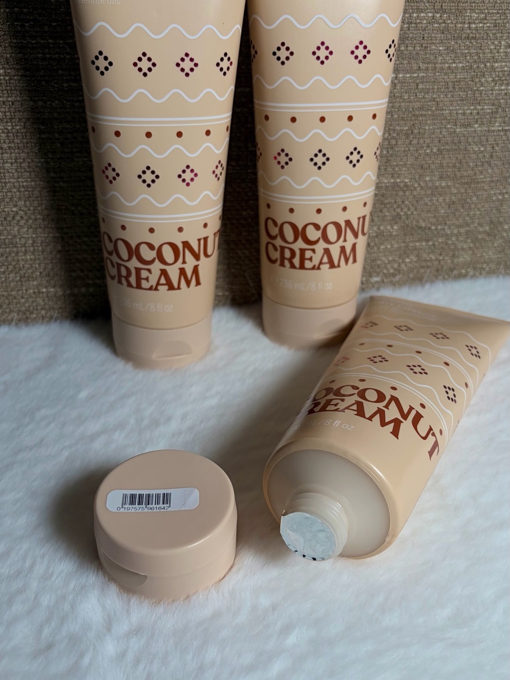 PINK Victoria’s Secret - Body Lotion - COCONUT CREAM - Picture 7 of 11